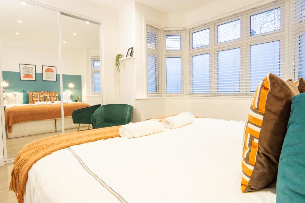 A Beautiful One Bedroom Flat With Garden & Parking Милл-Хилл Экстерьер фото